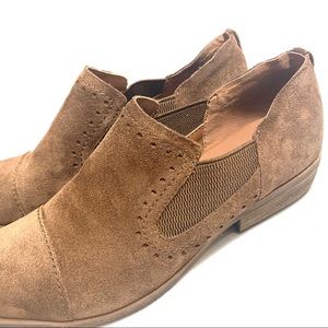 Korks suede Ankle booties size 9.5